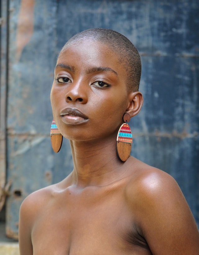 Young Nigerian woman smiling in Abuja